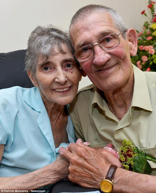 Mulher com cncer terminal cumpre promessa de viver mais tempo para comemorar seu aniversrio de 60 anos de casamento