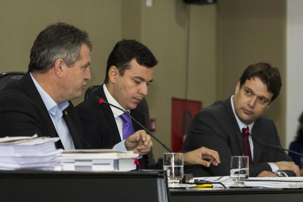 Governo pode desistir de concluir o VLT se no tiver viabilidade econmica, diz secretrio