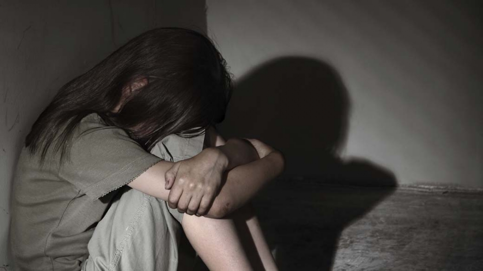Vizinho estupra menina de 12 anos para se vingar do pai dela