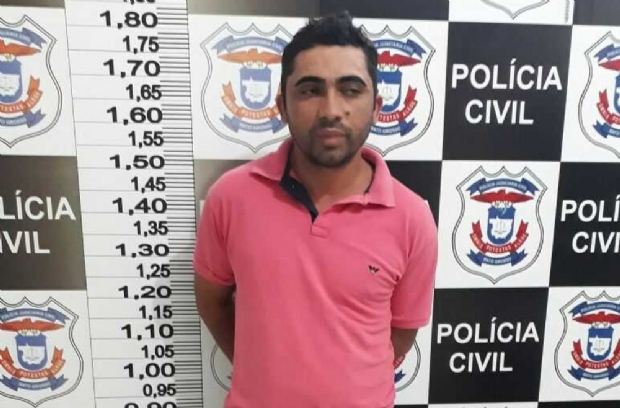 Homem condenado por matar policial e suspeito de assassinar mulher e travesti  preso em MT