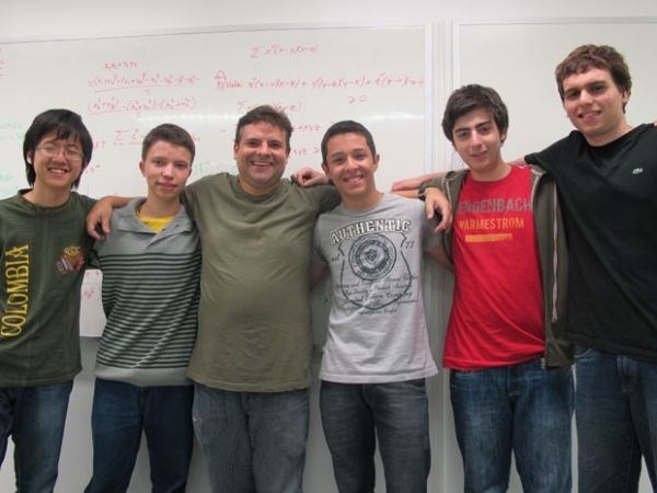 Seis estudantes brasileiros disputam mundial de matemtica na Argentina