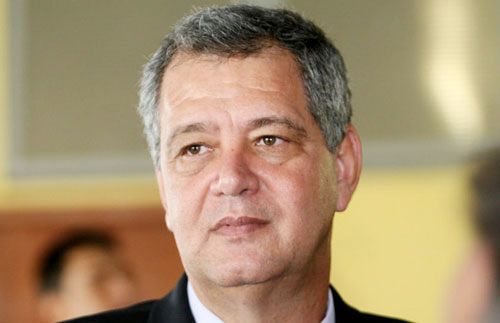 Presidente do PSD diz que sigla no aceita Brito no staff de Mendes