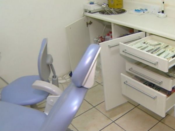 Dupla ateia fogo em dentista em consultrio de So Jos aps tentativa de assalto
