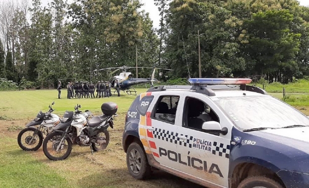 Suspeito de matar duas pessoas na vspera de Natal troca tiros com PM e se esconde em mata