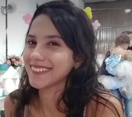 Adolescente de 15 anos desaparece e famlia faz apelo em redes sociais