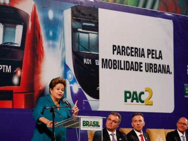Dilma anuncia R$ 5,4 bilhes para mobilidade urbana em So Paulo