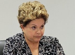 Popularidade de Dilma cai de 57% para 30%, indica Datafolha