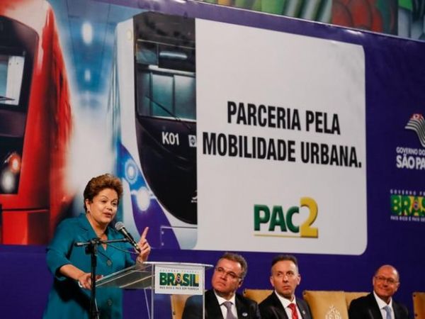 Brasil precisa superar complexo de vira-lata na mobilidade urbana, diz Dilma