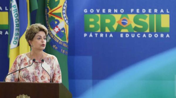 Fitch espera recesso mais profunda e prolongada no Brasil