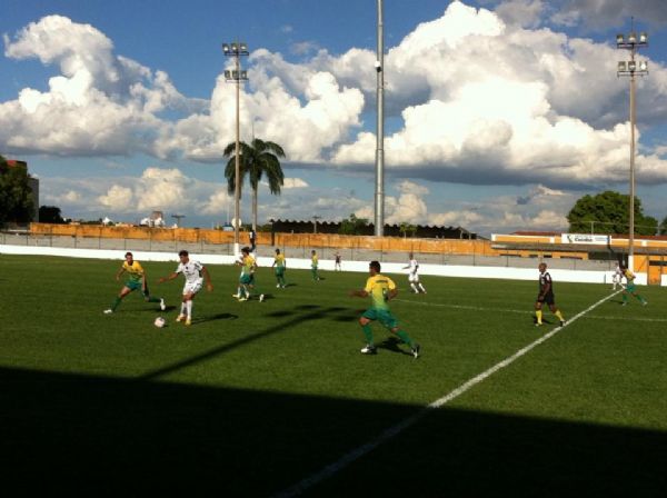 Cuiab estreia no campeonato Brasileiro goleando time da Paraba no Dutrinha