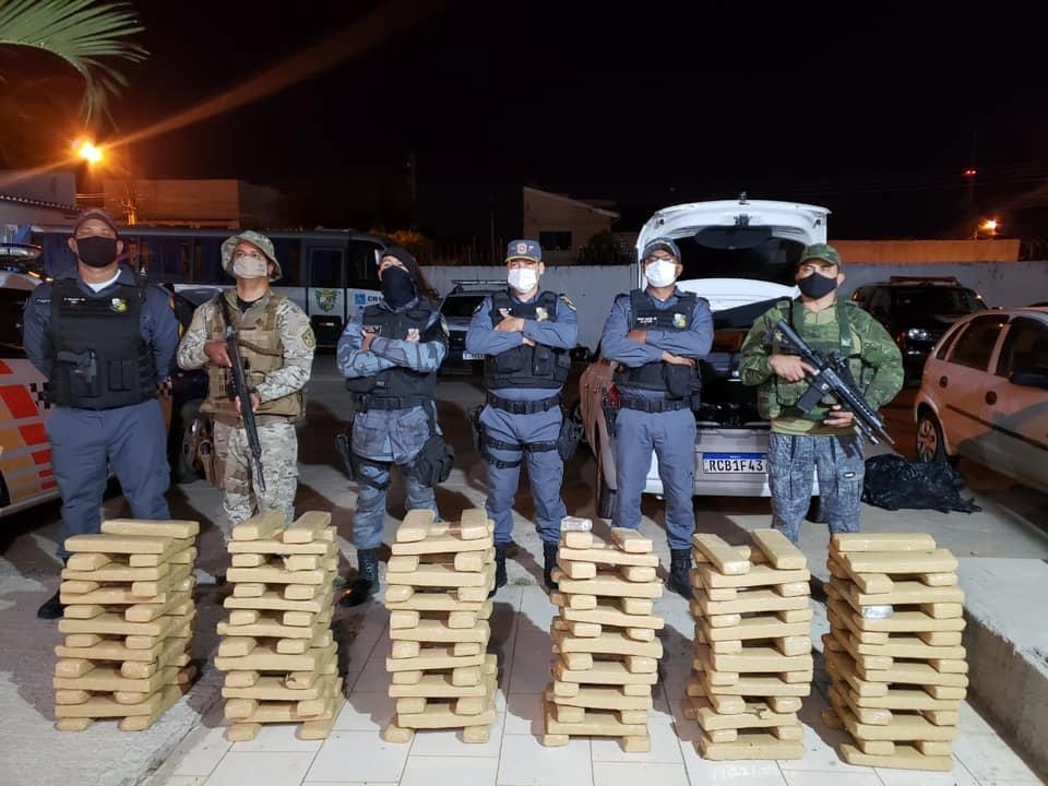 Operao conjunta da Polcia Militar apreende 176 kg de maconha em Primavera do Leste