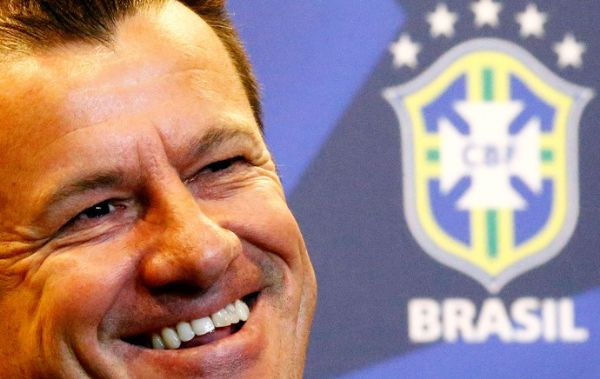 Dunga convoca dupla do Cruzeiro e mantm 10 jogadores da Copa-2014; Confira a lista completa