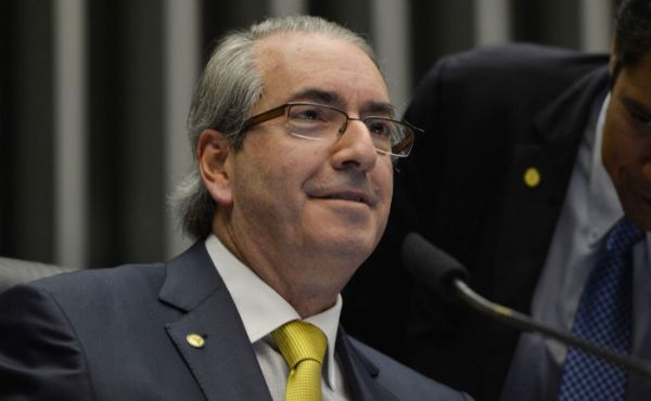 Enquanto isso... STF investiga Cunha por suspeita de usar mandato para cometer crimes