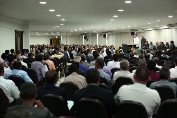 Alinhamento de propostas de Emanuel Pinheiro com PSC garante apoio da Assembleia de Deus