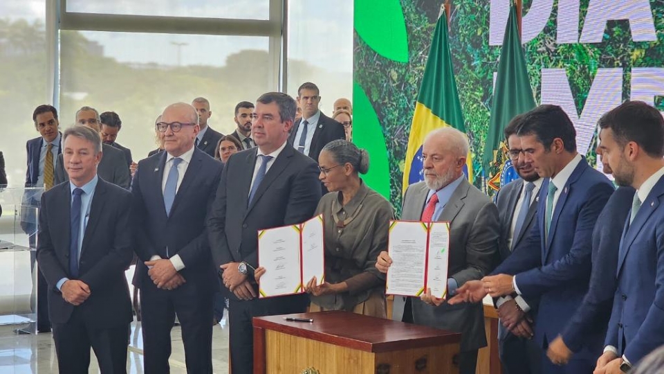 Governo de MT firma pacto com Unio e Estados para combate aos incndios no Pantanal e Amaznia
