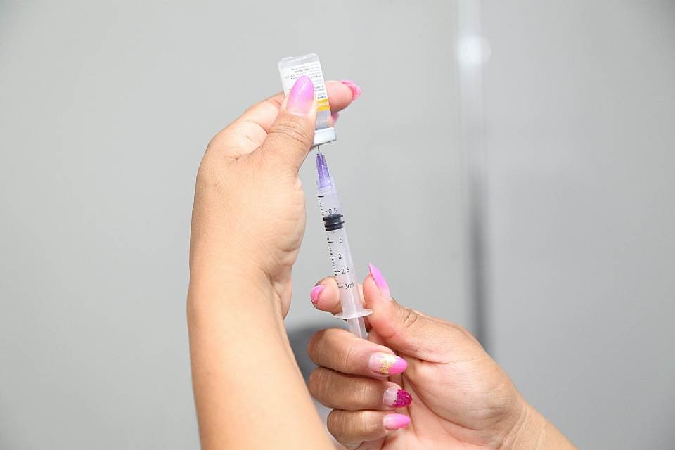 Vacina contra covid-19 passa a ser aplicada em todas as unidades bsicas de sade de VG