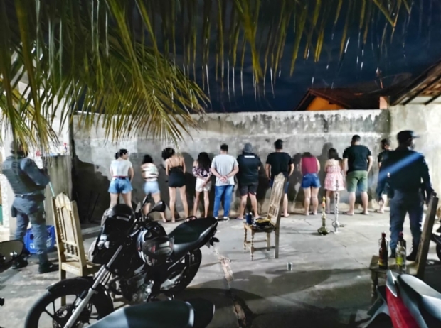 Polcia fecha seis festas clandestinas no interior de MT e mais de 40 pessoas so detidas; fotos
