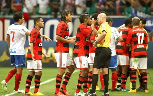 Contra o Gois, Flamengo tenta se livrar da 'sndrome de quarta-feira'