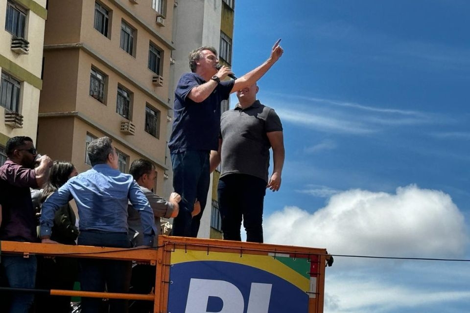 Em Cuiab, Bolsonaro defende candidatura de Ablio e faz discurso contra aborto e liberao de drogas