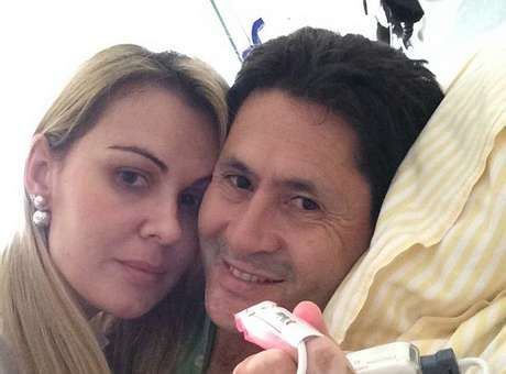 Aps AVC, mulher de Gian posta foto do marido em hospital