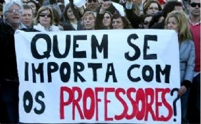 Professores do DF completam 30 dias de greve nesta tera