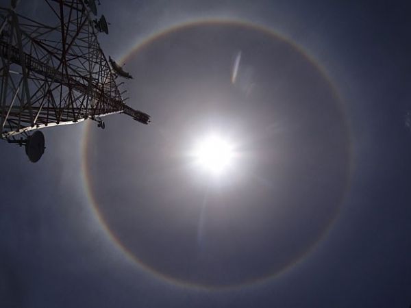 Halo solar se formou no cu do Recife, neste domingo