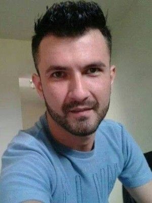 Jornalista de 28 anos  encontrado morto; enforcado com a prpria camisa