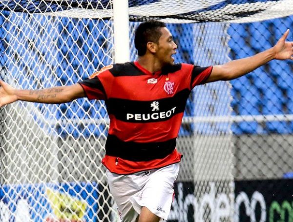 Hernane salva o Flamengo de novo: 1 a 0 sobre o Nova Iguau