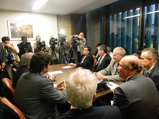 Homero recebe parlamentares e empresrios do Paraguai