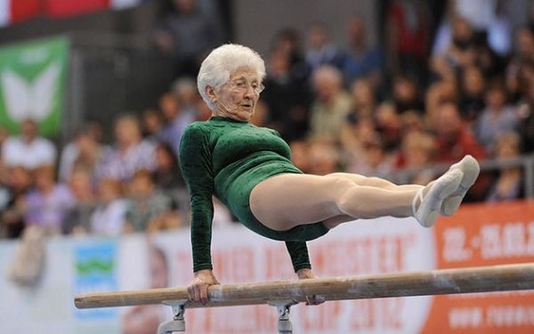 Conhea a ginasta mais velha do mundo que aos 88 anos mantm o amor pela profisso
