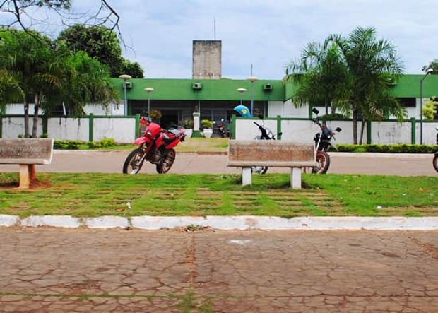 Hospital pblico fica doze horas sem energia e depende de gerador para manter pacientes