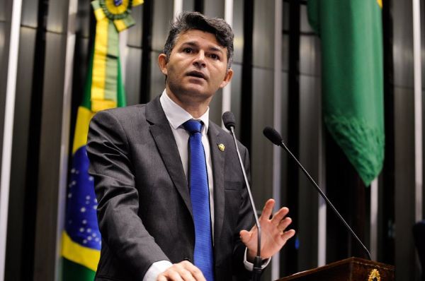 Jos Medeiros aceita convite e  o novo vice-lder do Governo no Senado