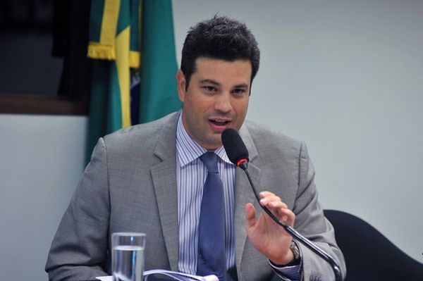 'No vejo contradio', diz ministro que foi contra impeachment de Dilma
