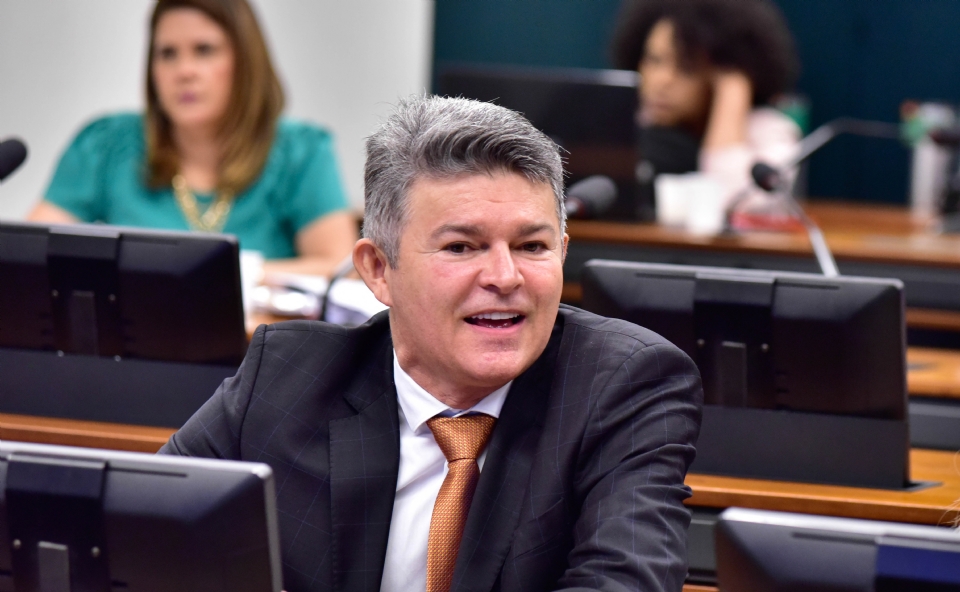 Medeiros diz que candidatura de filho de Bolsonaro a senador por MT  'moagem' e reafirma inteno em disputar o cargo