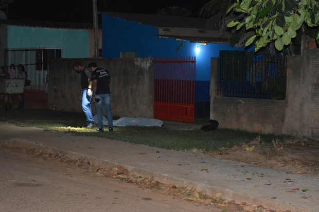 Homem  assassinado a tiros em frente de residncia em MT