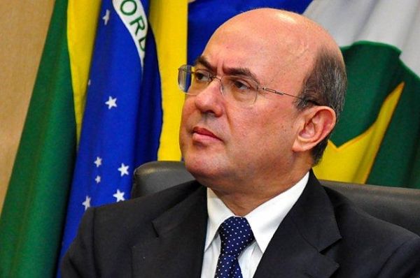 Promotores estranham o fato de procurador-geral fazer defesa de Riva