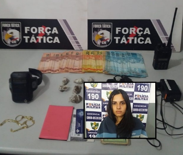 Jovem  presa pela Fora Ttica com R$ 2 mil em dinheiro, aliana e drogas