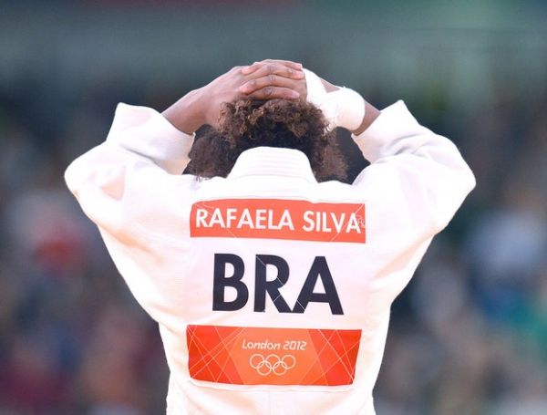 Aps a eliminao em Londres, Rafaela Silva foi chamada de macaca por um seguidor no Twitter