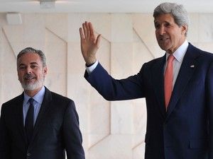 Ao lado de Kerry, Patriota fala em risco de 'sombra' na relao bilateral