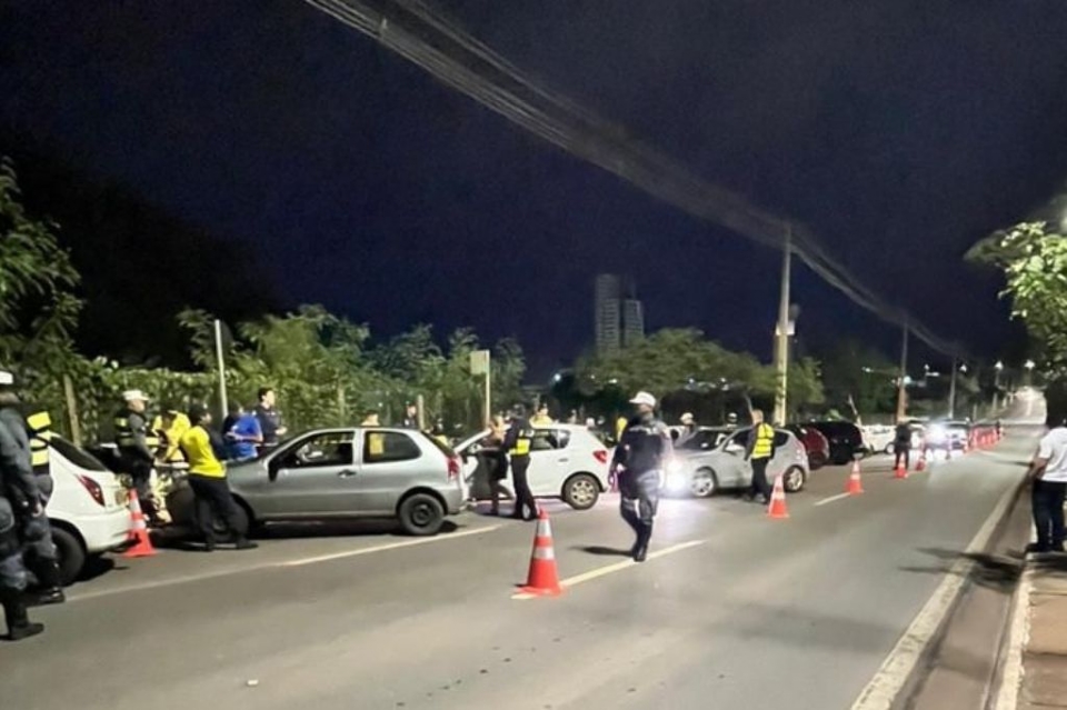 Seis motoristas so presos por embriaguez ao volante e 37 veculos apreendidos durante Operao