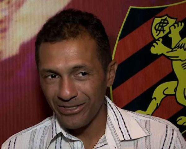 Ainda em coma, estado de sade de ex-atacante Leonardo piora