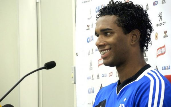 Luiz Antonio, o 12 jogador de Mano, se diz mais maduro