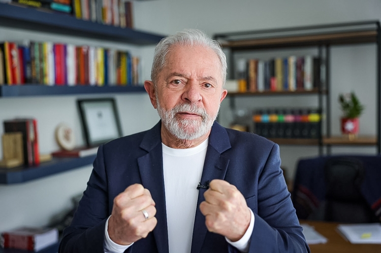 Lula liga para famlia de eleitor assassinado por bolsonarista em Mato Grosso