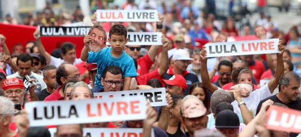 Mato-grossenses organizam caravana para passar virada do ano perto de Lula