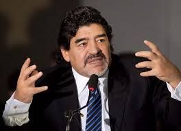 Para Maradona, Brasil s bateu Espanha por jogar em casa