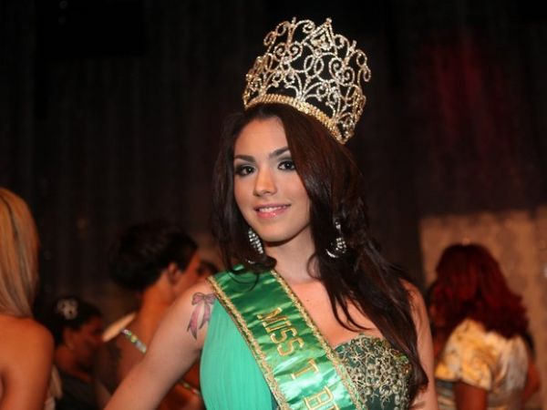 Marcela Ohio, do Distrito Federal,  a vencedora do Miss T Brasil 2012
