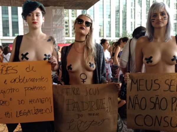 'Marcha das Vadias' pede legalizao do aborto em protesto na Av. Paulista