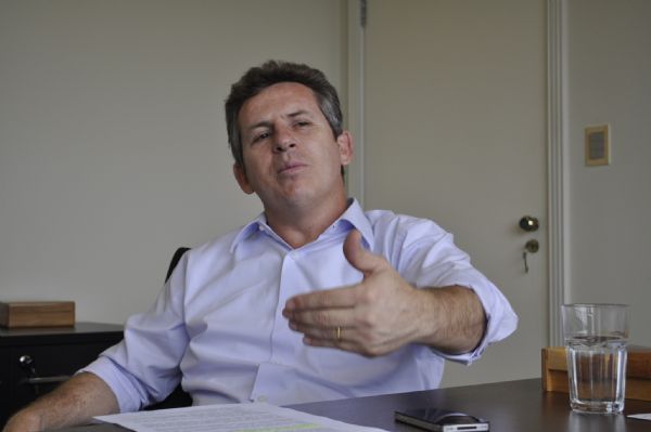 Campos rene Mauro e prefeitos do PSB e sinaliza candidatura