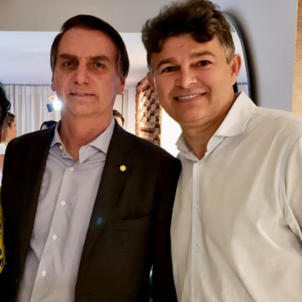 Jos Medeiros ao lado do presidente Jair Bolsonaro