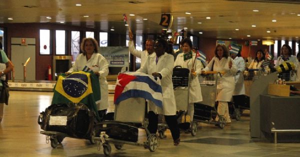Suspeitas  de que governo cubano fica com mais de 50% dos salrios destes profissionais que vieram ao Brasil